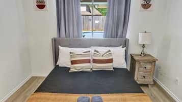 4 bedrooms, WiFi, bed sheets