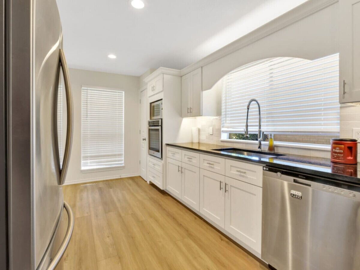 冰箱、微波炉、烤箱、洗碗机