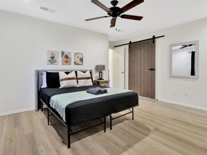 4 bedrooms, WiFi, bed sheets