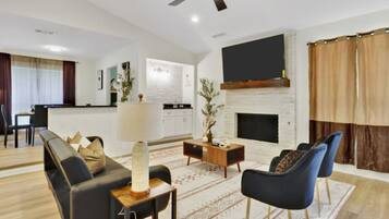 Fernseher, Tischfußball