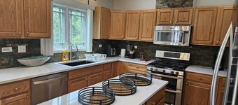 Big Family Home with 4 King Beds