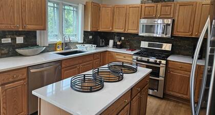 Big Family Home with 4 King Beds