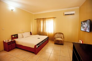 Superior Apartment, City View | Desk, laptop workspace, free WiFi - Jersey Apartments By Genesis  (Port Harcourt)