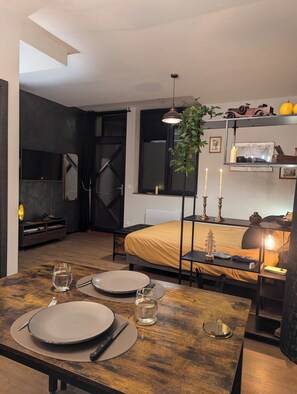 1 bedroom, free WiFi, bed sheets