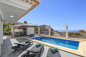 Pool - Villa Atlantic Sunrise by Villa Plus (Funchal)