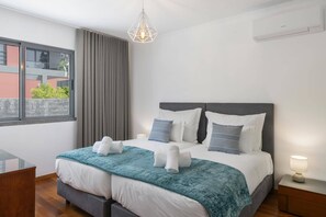 4 bedrooms, iron/ironing board, free WiFi, bed sheets - Villa Atlantic Sunrise by Villa Plus (Funchal)