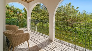 Unclassified image, 4 of 17, button - Villa Casa Amelia by Villa Plus (Canico)