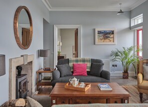 村舍, 4 间卧  室 | 起居区