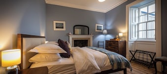 Eilean Sionnach Lighthouse Cottage