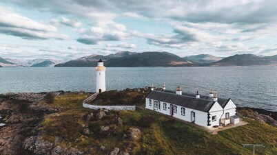 Eilean Sionnach Lighthouse Cottage