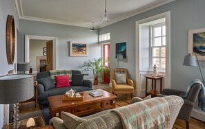 Cottage, 4 Bedrooms | Living area