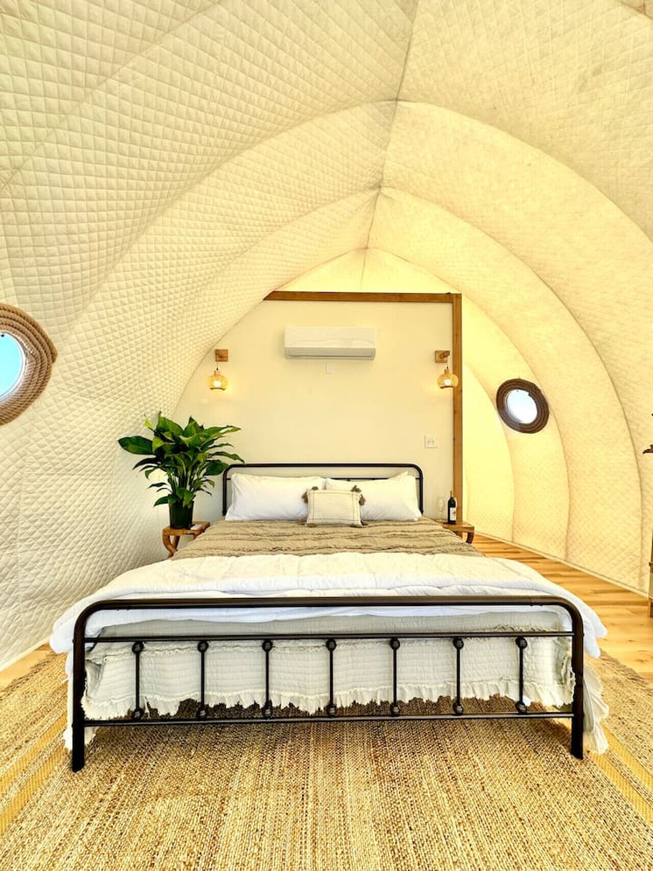 16 bedrooms, desk, iron/ironing board, travel crib
