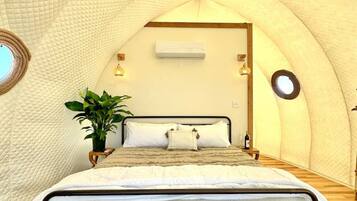 16 bedrooms, desk, iron/ironing board, travel crib