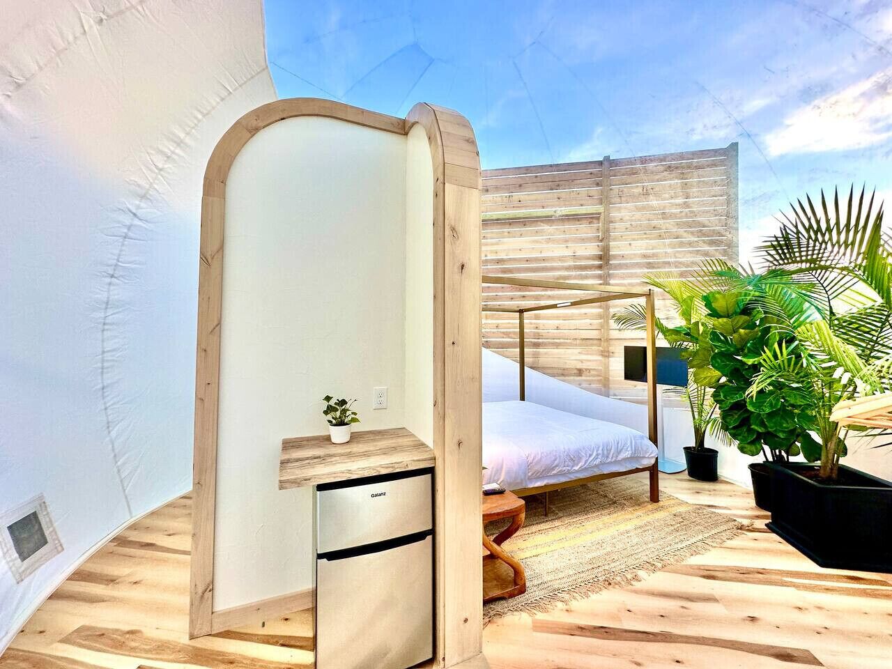 16 bedrooms, desk, iron/ironing board, travel crib