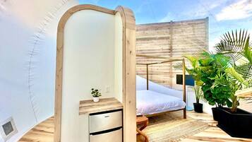 16 bedrooms, desk, iron/ironing board, travel crib