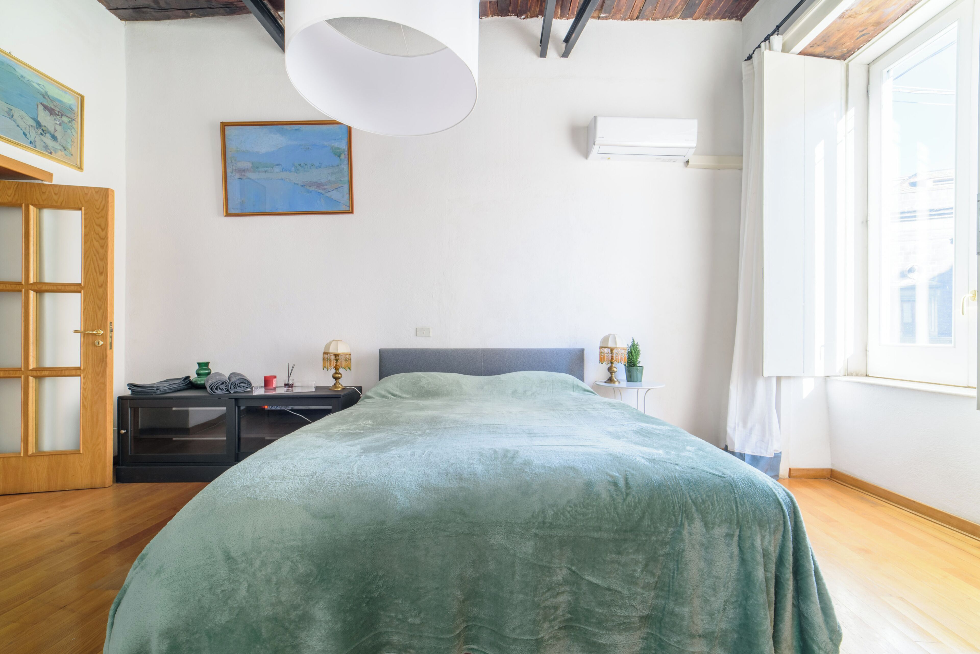 Photo - Evaref House