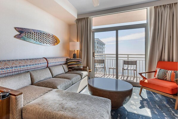 Suite, 3 slaapkamers, uitzicht op zee | Uitzicht vanaf balkon