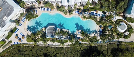 Piscine extérieure, piscine chauffée