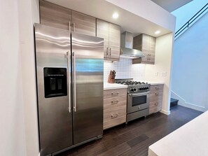 微波炉、烤箱、炉灶、洗碗机