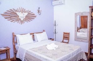 Standard Triple Room, Lanai, Garden View | Free WiFi - Pousada Casa de Violeta (Tiradentes)
