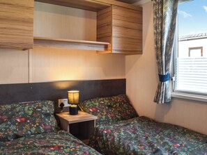 3 bedrooms, bed sheets