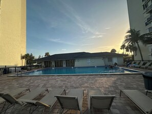 Pool - Charming 2-bedroom 🏖️beachfront condo in brilliant Fort Pierce with pool, WiFi (Fort Pierce)