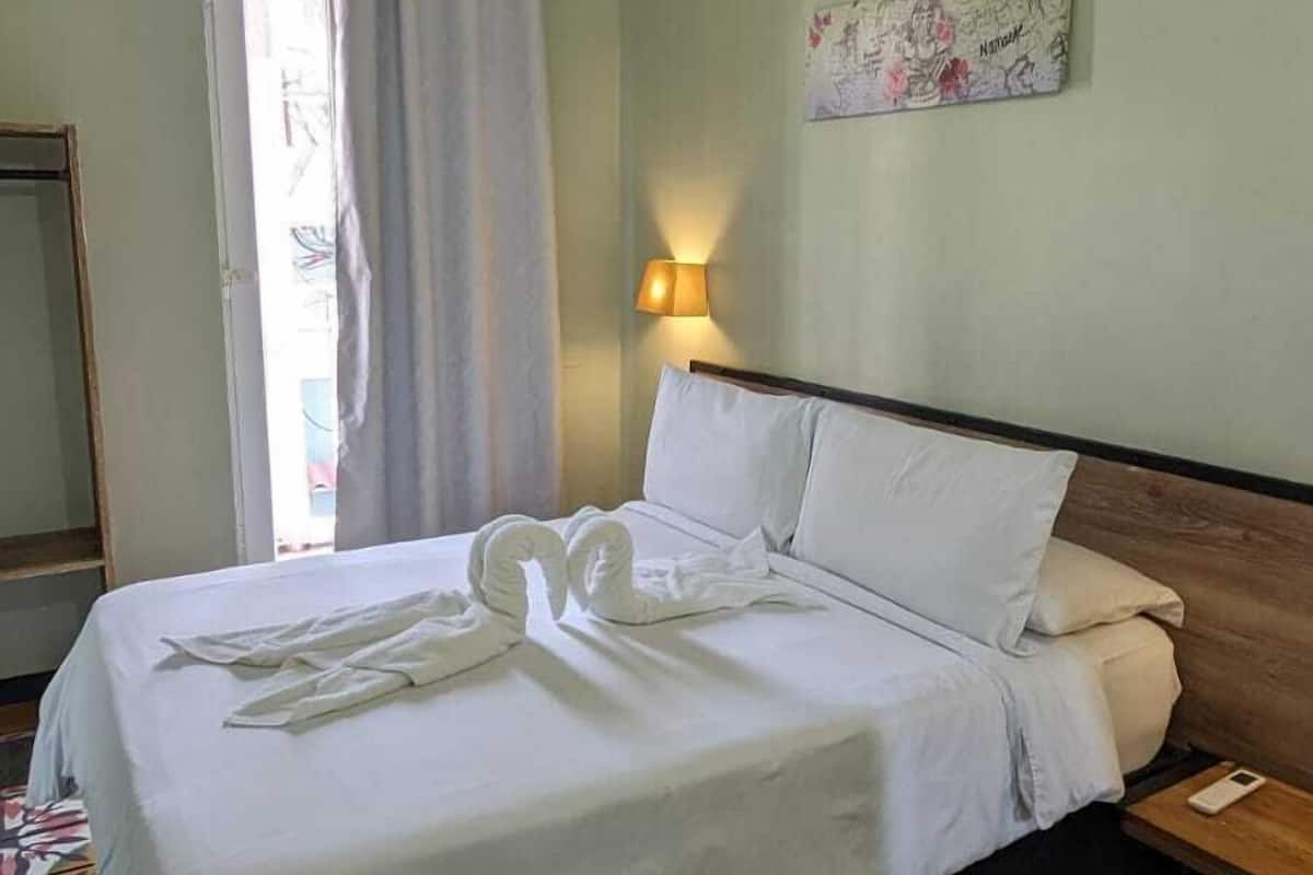 Basic Double Room | In-room safe, blackout drapes, WiFi (free)