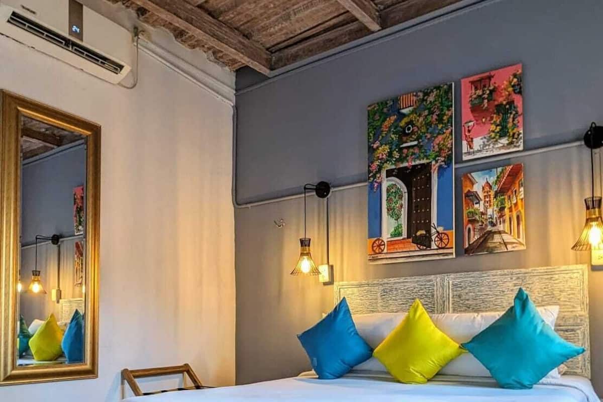 Classic Double Room | In-room safe, blackout drapes, WiFi (free)