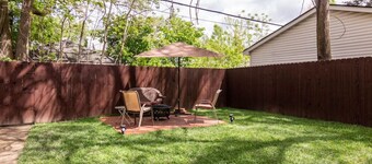 Kickback House  (Small Events Ok, Sleeps 12 w/ bar & smoke room)