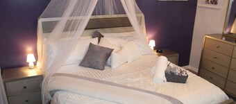 Luxurious Room near Stadiums, Detroit & Royal Oak