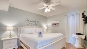 Condo, 1 King Bed with Sofa bed (Phoenix IV 4112) | 1 bedroom