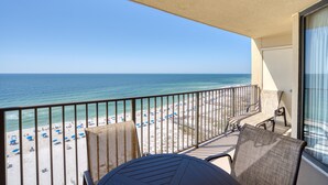 A balcony with a view of a beach and ocean. - Phoenix IV 4112 (Orange Beach)