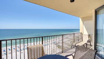 Condo, 1 King Bed with Sofa bed (Phoenix IV 4112) | Property grounds