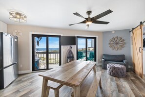 Apartment, Mehrere Betten (Regatta 201A) | Wohnbereich