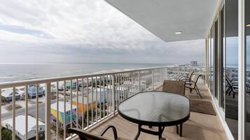 Condo, Multiple Beds (Sanibel 1201) | Outdoor dining