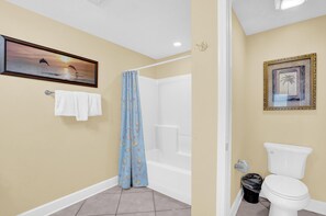 Appart'hĂŽtel, plusieurs lits (Sanibel 502) | Salle de bain