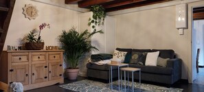 Living area - House in an old Savoyard farmhouse (Arbusigny)