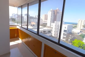 Basic Apartment | Interior