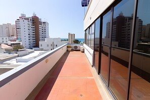 Basic Apartment | Terrace/patio