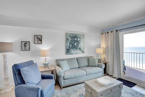 Condo, 1 Queen Bed with Sofa bed (Seacrest 904) | Living area