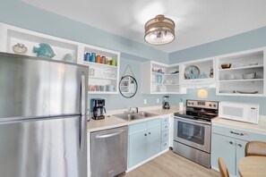 Condo, 1 Queen Bed with Sofa bed (Seaside Beach & Racquet 1315) | Private kitchen | Oven, toaster