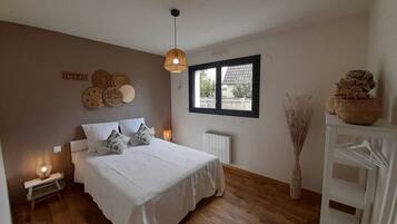 3 Schlafzimmer, Bügeleisen/Bügelbrett, Reisekinderbett, WLAN