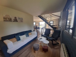 TV - Holiday cottage Les Trembles by the sea Normandy (Saint-Germain-sur-Ay)