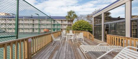 Condo, 1 giường cỡ queen và sofa giường (Seaside Beach & Racquet 3305) | Khu ẩm thực ngoài trời