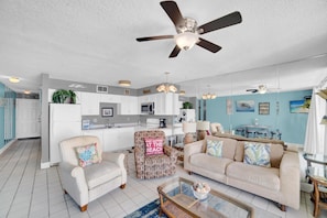 Condo, 1 Queen Bed with Sofa bed (Seaside Beach & Racquet 3305) | Living area