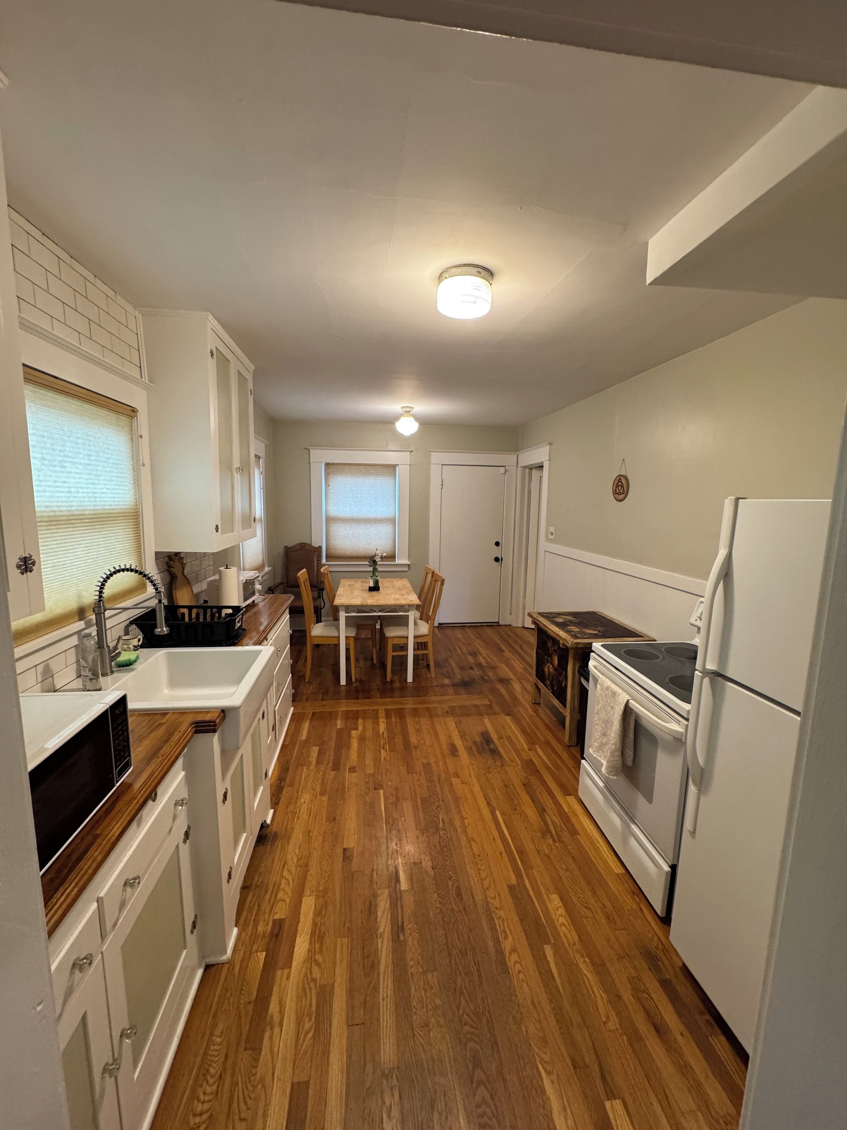 Micro-ondes, four, plaque de cuisson, lave-vaisselle