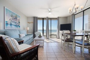 Apartment, Mehrere Betten (Seaside Beach & Racquet 3401) | Wohnbereich