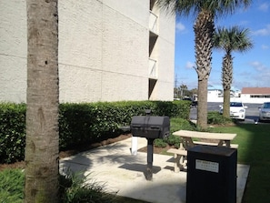 Condo, 1 King Bed (Seaside Beach & Racquet 4909) | Outdoor dining