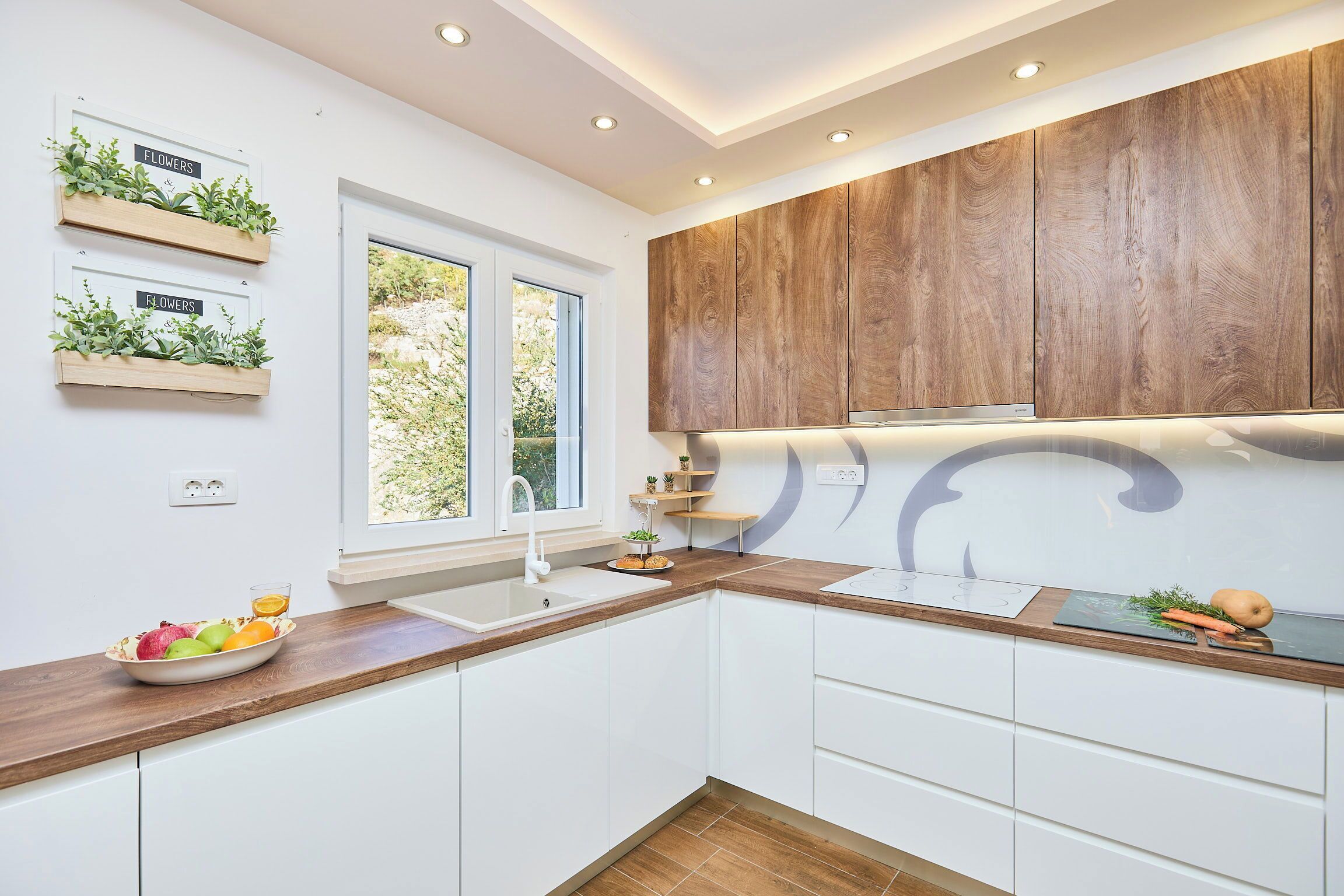 Dishwasher, cookware/dishes/utensils