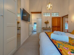 4 chambres, fer et planche à repasser, Wi-Fi gratuit, draps fournis